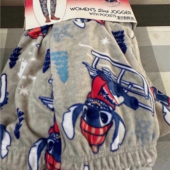 Disney Red and Blue Stitch Socks - Picture 5 of 7